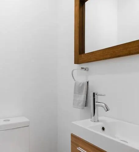 Apartment Neem 31 Comfortable, Luxury 10 Min To The *